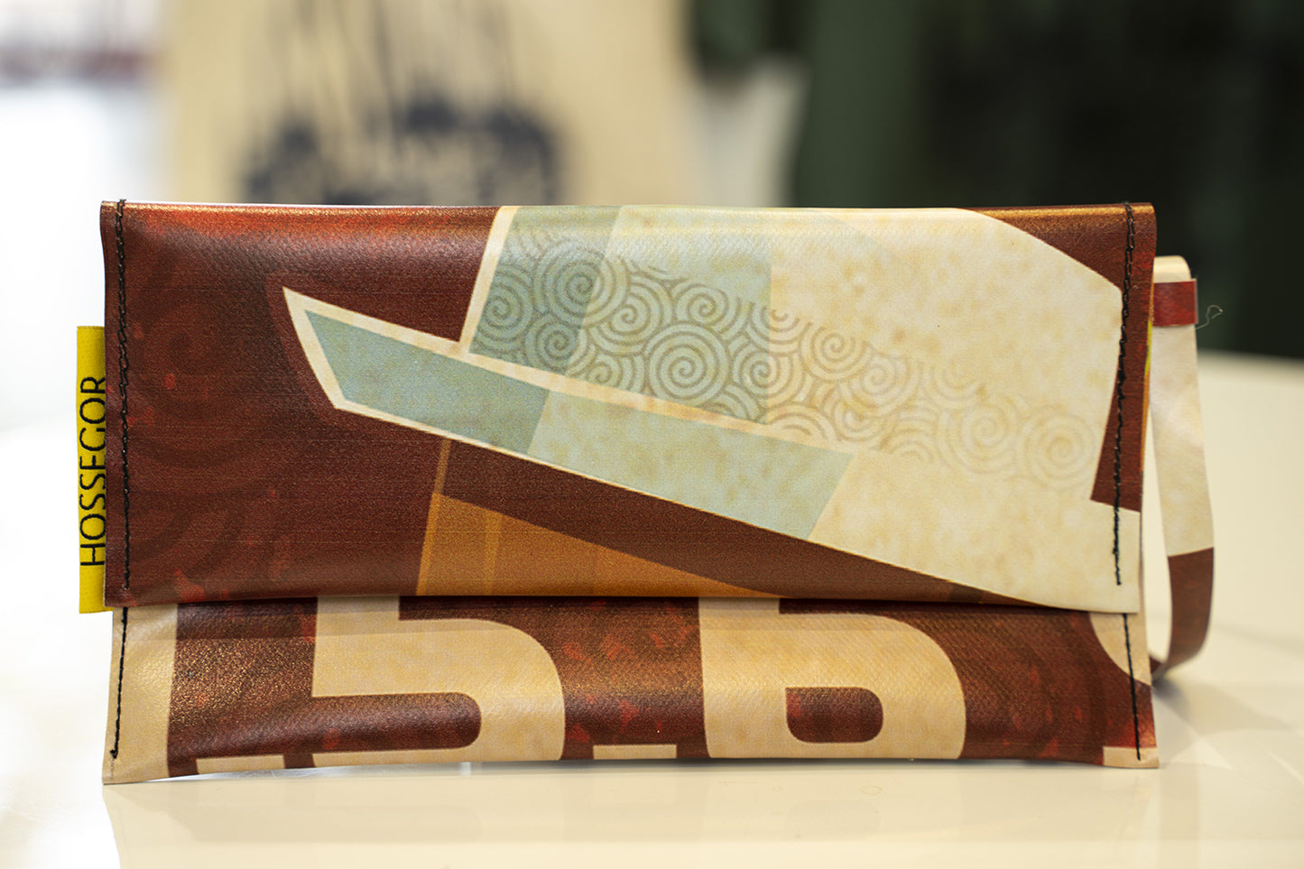 Pochette Latinossegor en "kakémono" recyclé