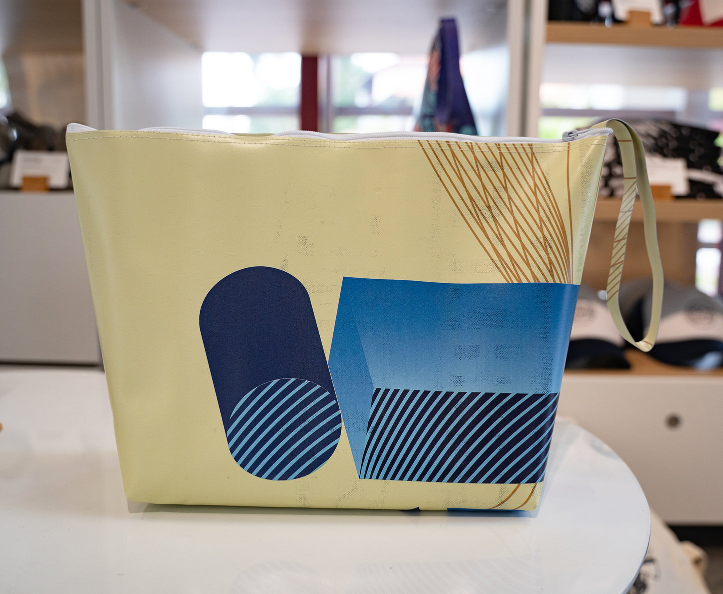 Trousse en "kakémono" recyclé